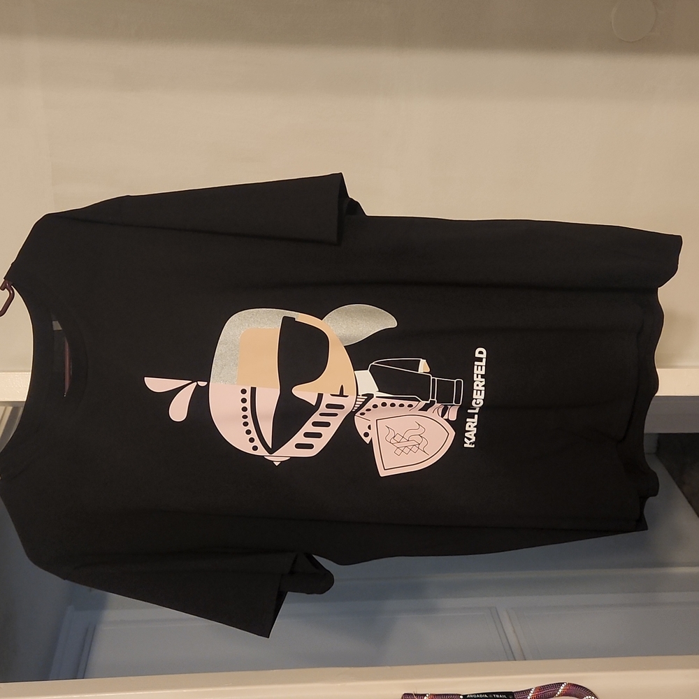 Karl Lagerfeld tee shirt